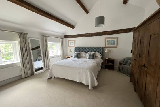 3364C 9 filming location house in Cheshire bedroom.jpg