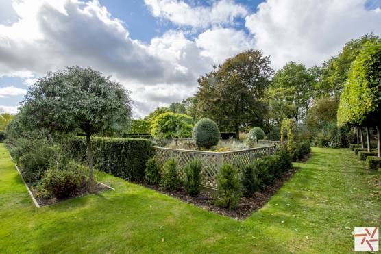 3363N 14 tv drama location house in North Yorkshire with stunning gardens and swimming pool