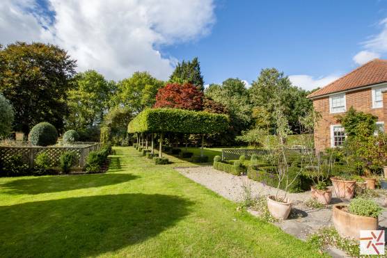 3363N 9 tv drama location house in North Yorkshire with stunning gardens and swimming pool