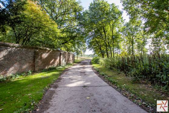 3365N 43 filming location in North Yorkshire with event space and walled garden