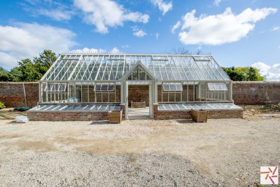 3371N 16 filming location in North Yorkshire with event space and walled garden