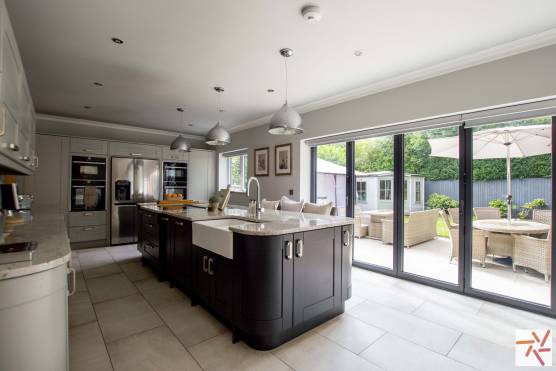 3370C 2 photo shoot location house in Cheshire modern family home with open plan kitchen