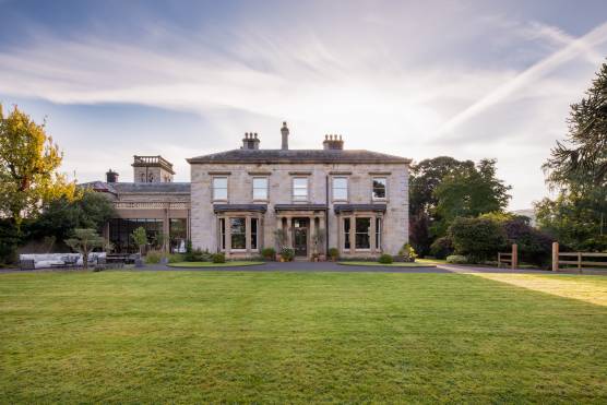 3372A 27 tv shoot location house in Cumbria period property with open plan kitchen and large reception rooms