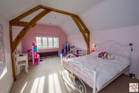 3376C 18 tv drama location house in Cheshire with large light double kids bedroom