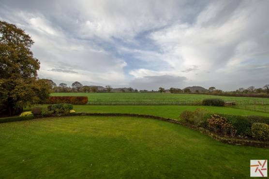 3376C 27 tv shoot location house in Cheshire with large garden with rural views