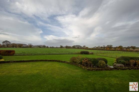 3376C 28 tv drama location house in Cheshire with large garden with rural views