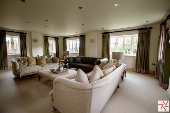 3376C 6 photo shoot location house in Cheshire with open plan kitchen, dining and living area