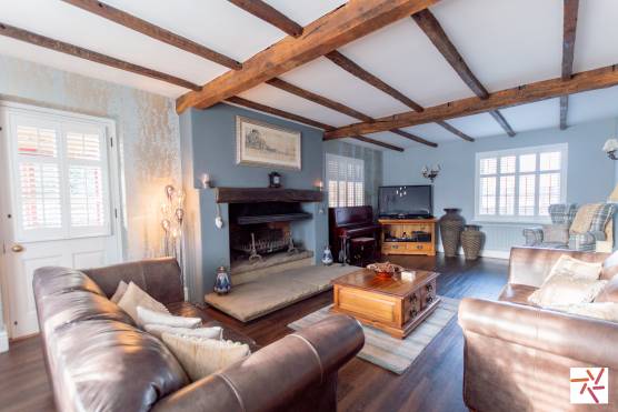 3384L 13 tv drama location house in Lancashire beautiful family home in rural setting living room with beams