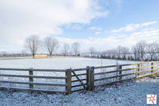 3384L 39 tv commercial location house in Lancashire beautiful family home in rural setting with paddocks