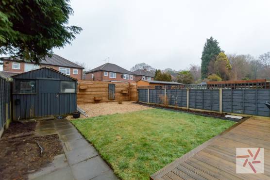 3388C 16 photo shoot location house in Cheshire garden with shed.jpg