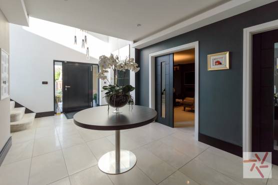 3385L 12 tv drama location house in Lancashire contemporary open plan hallway