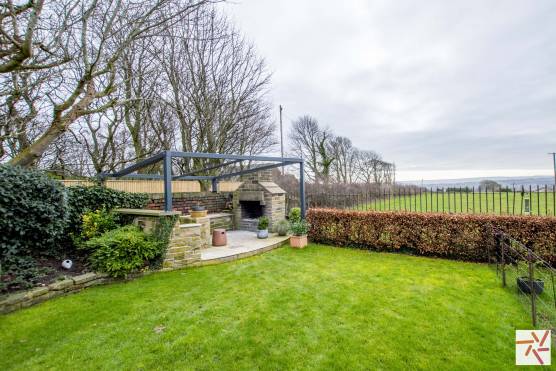 3389W 28 tv drama location country house in West Yorkshire large garden with rural views