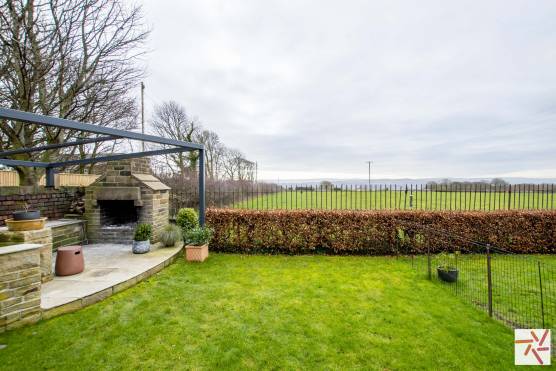 3389W 30 filming location country house in West Yorkshire large garden with rural views