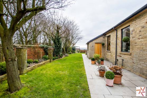 3389W 33 tv drama location country house in West Yorkshire large garden with rural views