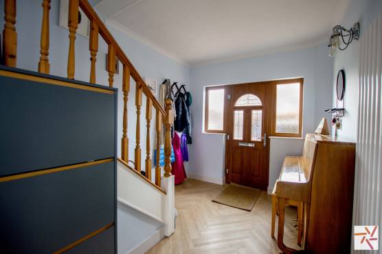 3396N 12 tv shoot location house in North Yorkshire with large staircase