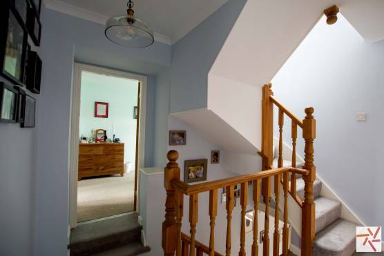 3396N 13 tv drama location house in North Yorkshire with large staircase and hallway