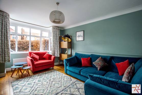 3396N 8 tv drama location house in North Yorkshire with large colourful living room