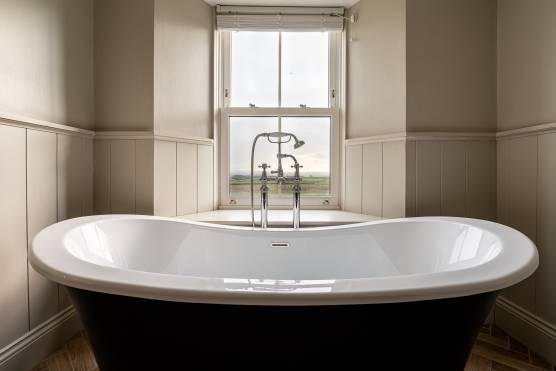 3399N 26 photo shoot location house in North Yorkshire stylish farmhouse with large bathroom