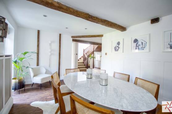 3400W 6 photo shoot location house in West Yorkshire dining area with exposed beams