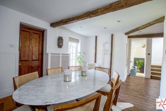 3400W 7 tv shoot location house in West Yorkshire dining area with exposed beams