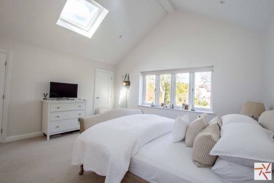 3401W 14 tv commercial location house in West Yorkshire with large light bedroom