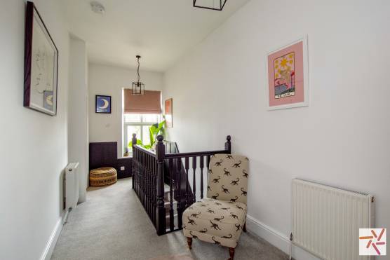 3405W 17 tv shoot location house in West Yorkshire with large hallway