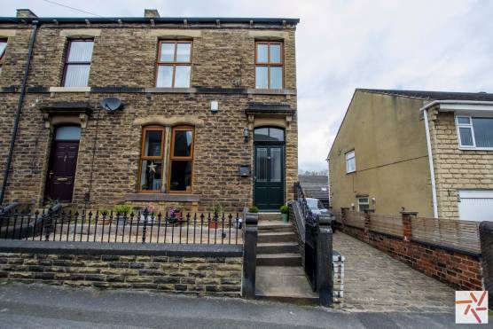 3405W 25 filming shoot location house in West Yorkshire with large garden and patio area