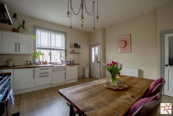 3405W 8 tv drama shoot location house in West Yorkshire open plan kitchen with exposed brick wall