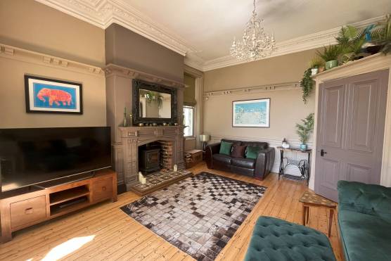 3412W 4 tv commercial location house in Leeds period property in Leeds livig room.jpeg