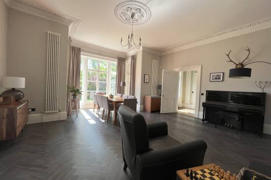 3413W 18 tv shoot location house in leeds period property dining area