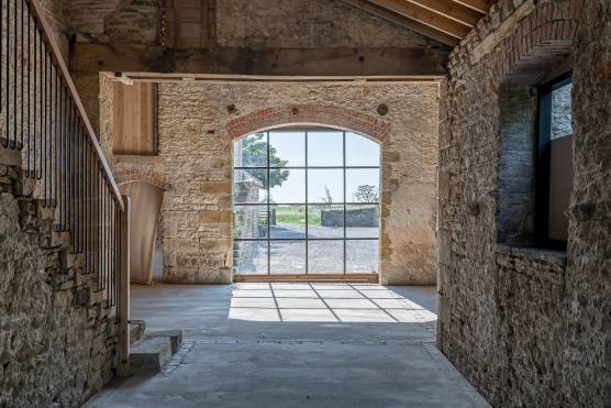 3416N 6 photo shoot location in North Yorkshire exposed brick barn with feature windows.jpg