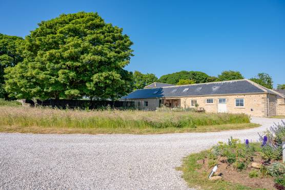 3419N 28 tv drama location house in North Yorkshire Scandi-style open plan barn conversion with large driveway