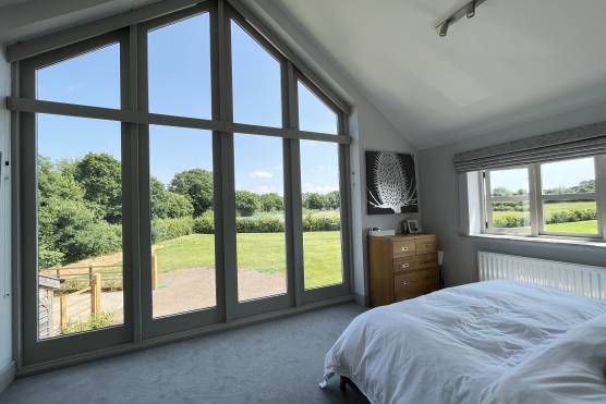 3417C 14 tv commercial location house in Cheshire with large bedroom with large windows