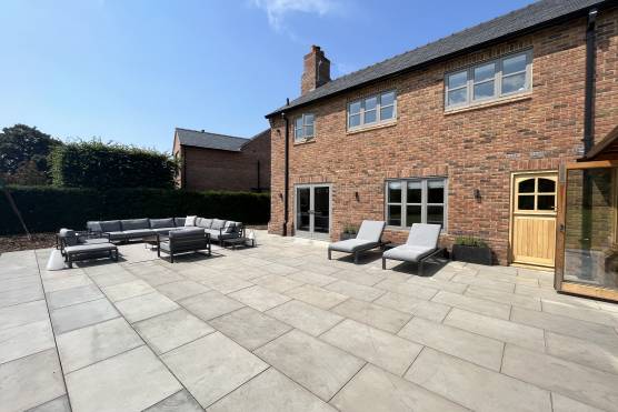 3417C 19 tv commercial location house in Cheshire with large patio area and garden