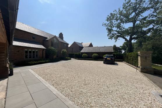 3417C 25 filming location house in Cheshire with large driveway