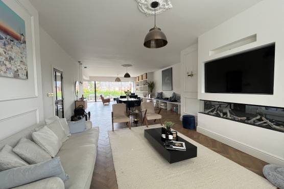 3422M 13 tv drama location house in Manchester modern open plan dining and living area