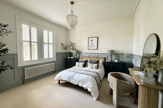 3422M 29 filming location house in Manchester elegant bedroom.jpg