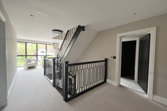 3423C 33 tv drama location house in Cheshire large contemporary family home with large staircase