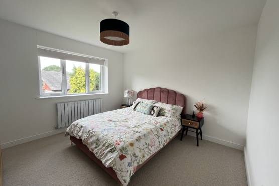 3426W 20 filming location house in Cheshire large stylish bedroom