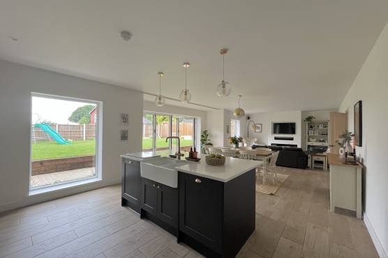 3426W 4 tv commercial location house in Cheshire stylish open plan kitchen and dining area