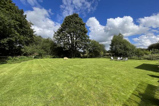 3427C 14 filming location house in Cheshire large garden in rural setting