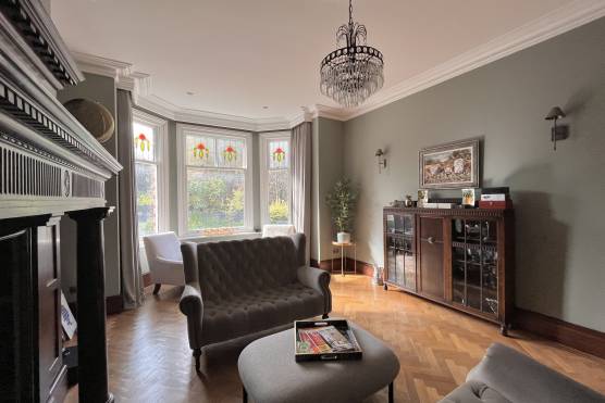 3432M 11 filming location house in Manchester large stylish reception room