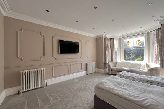 3432M 15 tv commercial location house in Manchester large stylish bedroom