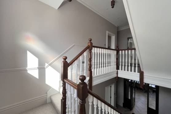 3432M 30 tv commercial location house in Manchester stylish staircase