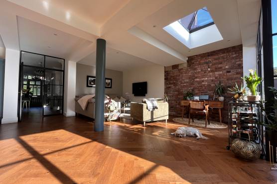 3431M 8 tv drama location house in Manchester open plan kitchen with exposed brick