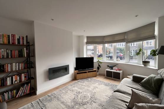 3439W 8 tv shoot location house in Leeds open plan living area.JPG