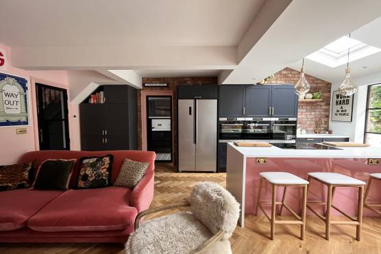 3440W-5-tv-shoot-location-house-in-Leeds-modern-open-plan-kitchen-with-kitchen-island.jpg