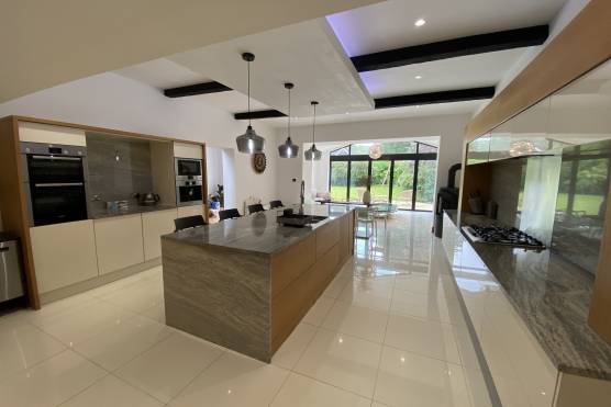 3442W 2 tv shoot location house in West Yorkshire large open plan kitchen and living space