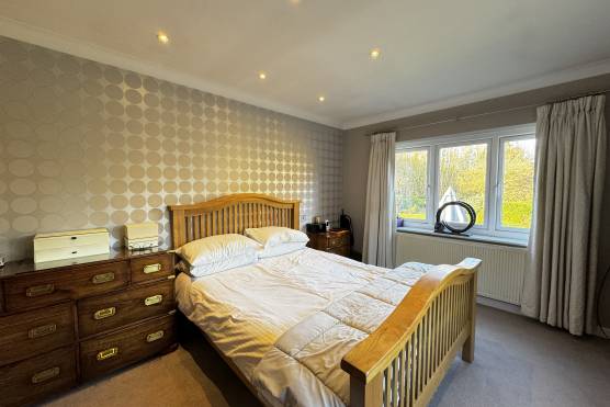 3450W 28 tv drama location house in West Yorkshire stylish bedroom