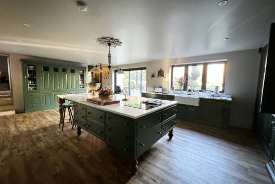 3450W 3 tv drama location house in West Yorkshire stylish large green kitchen